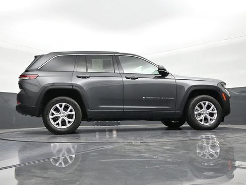 Used 2022 Jeep Grand Cherokee Limited AWD/4WD image 26