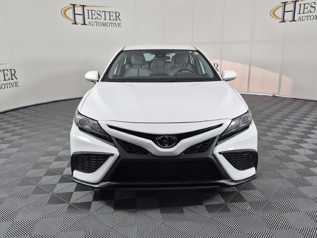 Used 2024 Toyota Camry SE FWD image 9