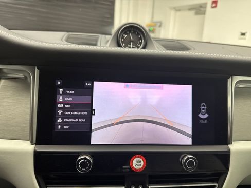 Certified 2026 Porsche Macan AWD/4WD image 18