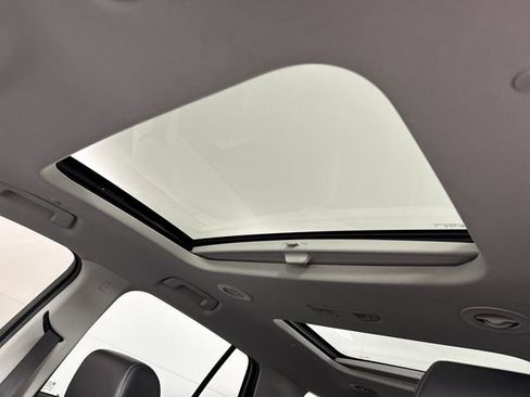 Used 2018 Chevrolet Traverse Premier w/ Redline Edition image 17