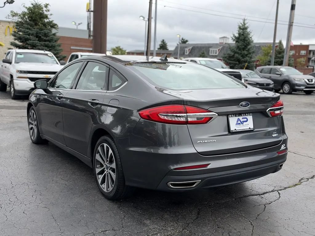 Used 2020 Ford Fusion SE AWD/4WD image 4