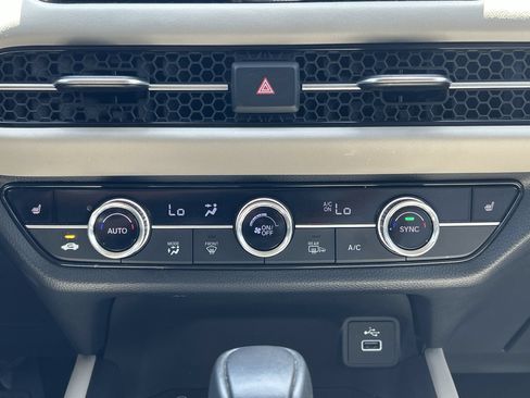 Certified 2025 Honda HR-V EX-L image 17