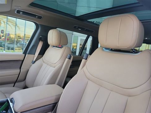 New 2025 Land Rover Range Rover Long Wheelbase SE image 26