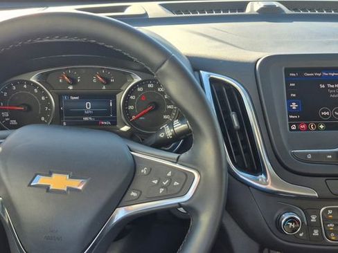 Used 2024 Chevrolet Equinox LT image 54