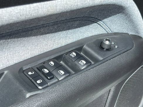 Used 2024 Jeep Compass Latitude AWD/4WD image 16