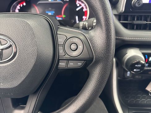 Certified 2025 Toyota RAV4 XLE image 19