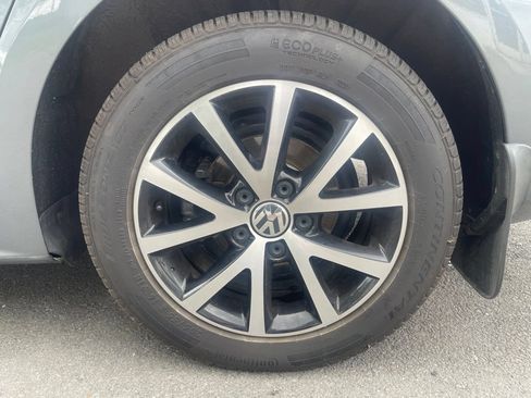 Used 2017 Volkswagen Jetta SE FWD image 10