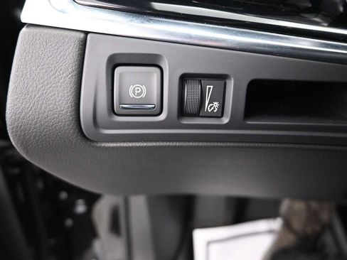 Used 2024 Cadillac XT6 Luxury w/ LPO, Floor Liner Package AWD/4WD image 18
