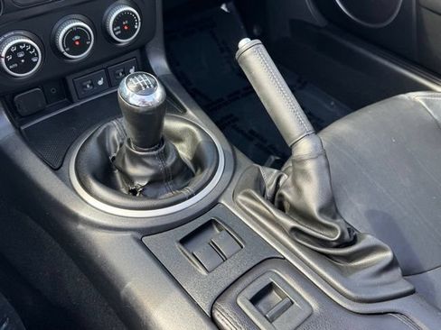 Used 2011 MAZDA MX-5 Miata Grand Touring w/ Premium Pkg RWD image 16