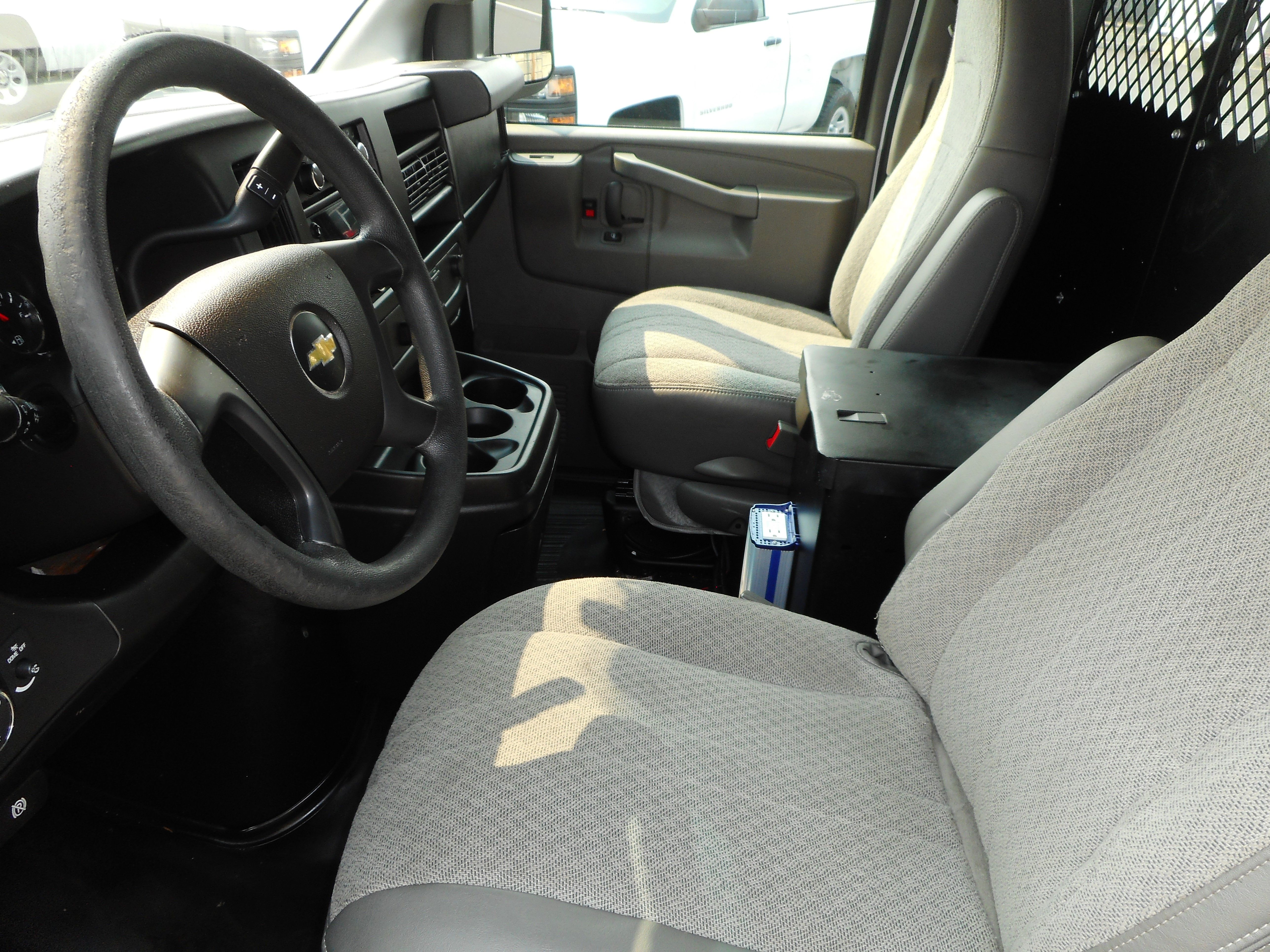 Used 2016 Chevrolet Express 2500 RWD image 13