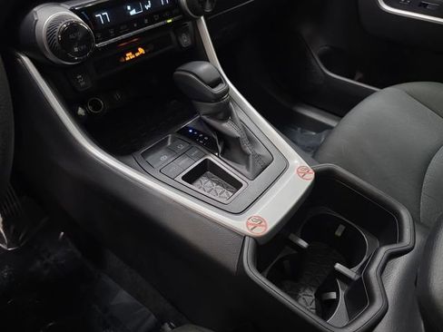 Certified 2025 Toyota RAV4 XLE image 21