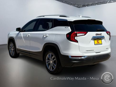Used 2024 GMC Terrain SLT image 7