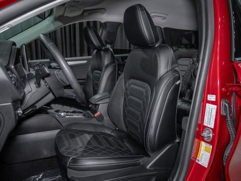 Used 2024 Ford Escape Platinum w/ Premium Technology Package AWD/4WD image 10