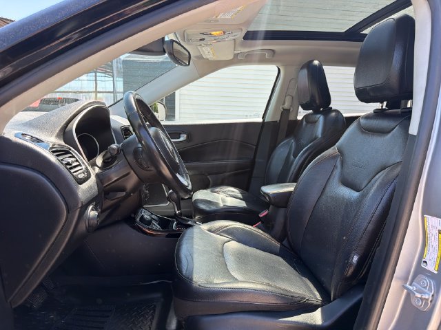 Used 2018 Jeep Compass Limited w/ Navigation Group AWD/4WD image 11