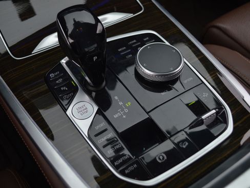 Used 2020 BMW X7 xDrive40i w/ M Sport Package image 22