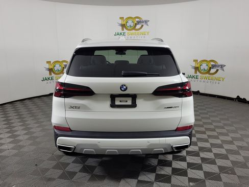 Used 2024 BMW X5 xDrive40i w/ Parking Assistance Package AWD/4WD image 3