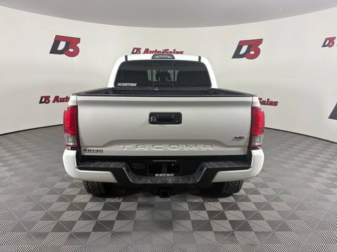 Used 2017 Toyota Tacoma TRD Off-Road w/ Tow Package (A/T) AWD/4WD image 6
