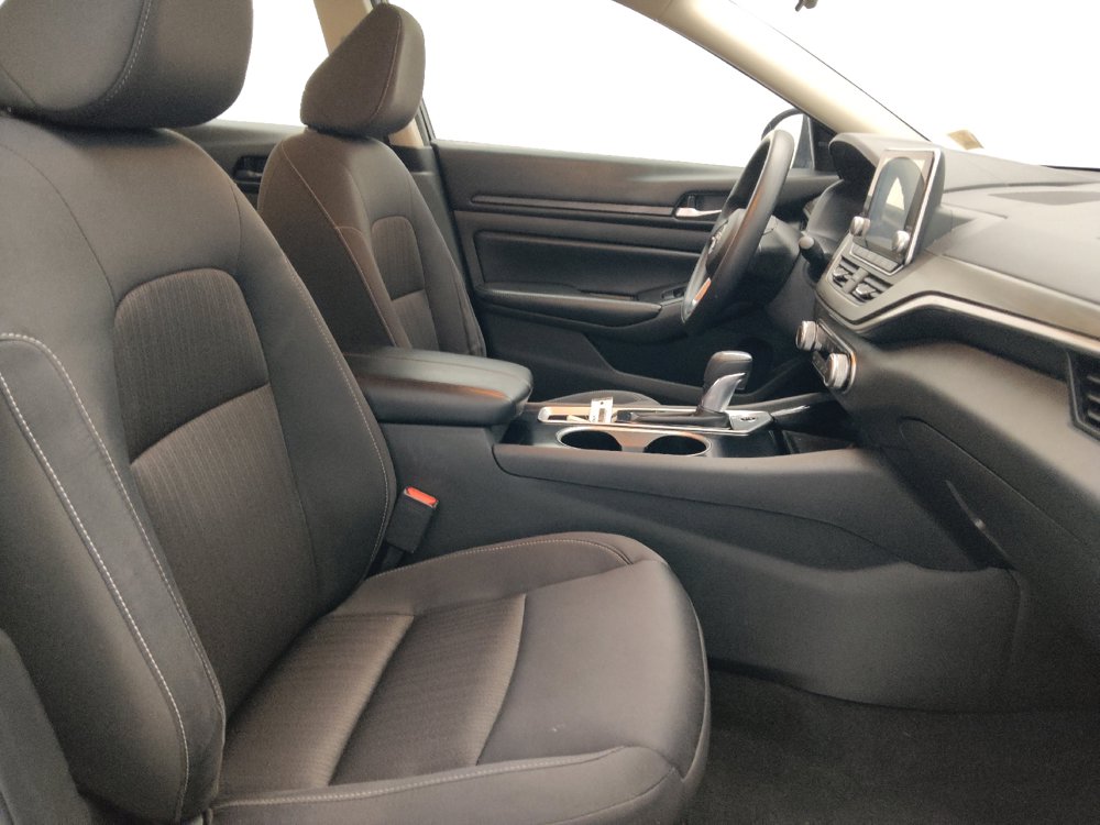 Used 2024 Nissan Altima 2.5 SV FWD image 21