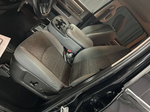 Used 2019 RAM 1500 Big Horn AWD/4WD image 10