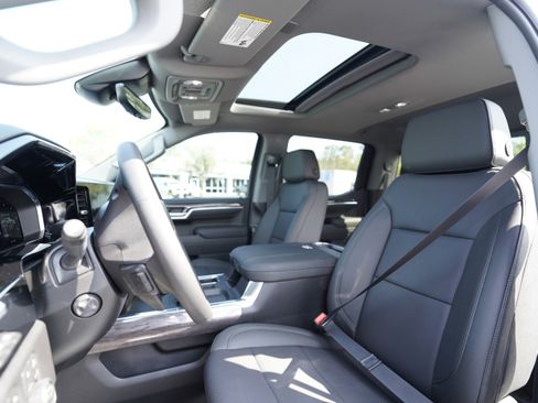 New 2026 Chevrolet Silverado 1500 LTZ w/ LTZ Premium Package AWD/4WD image 9