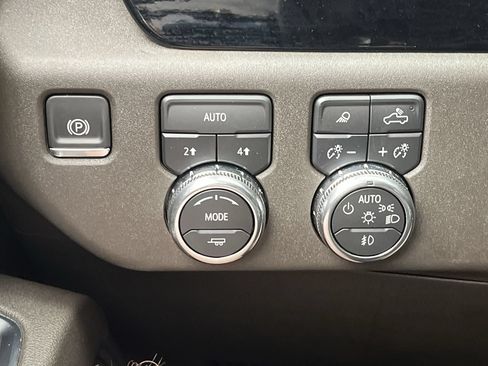 Certified 2026 GMC Sierra 1500 SLT AWD/4WD image 19