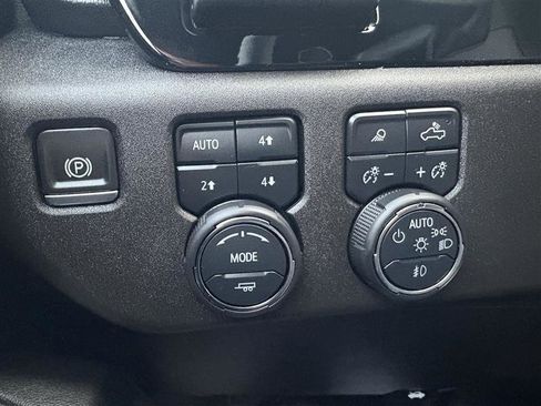 Used 2024 Chevrolet Silverado 1500 High Country w/ Technology Package image 35