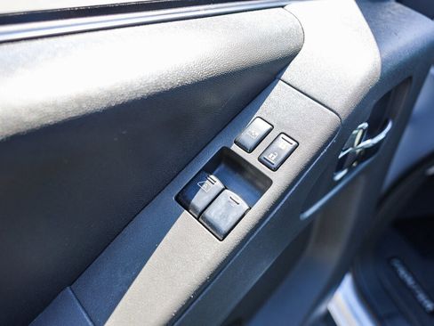 Used 2020 Nissan Frontier SV RWD image 9