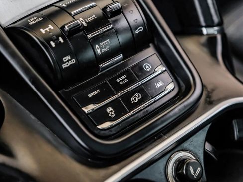 Used 2018 Porsche Cayenne GTS w/ Premium Package Plus image 26