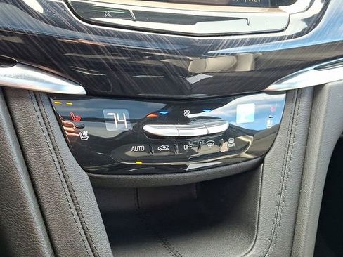 Certified 2025 Cadillac XT6 Premium Luxury image 20