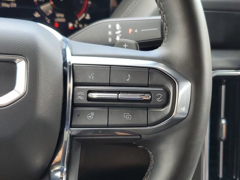 Used 2025 GMC Yukon Denali AWD/4WD image 27