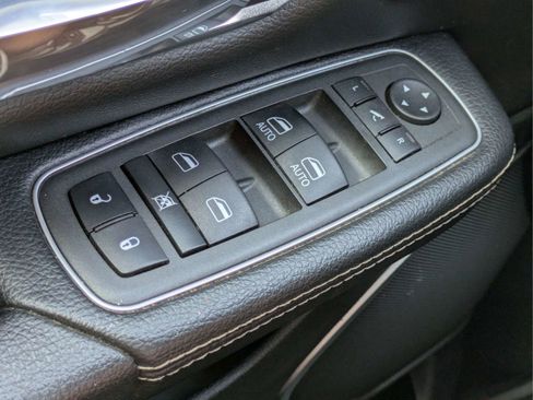 Used 2022 RAM 1500 Laramie AWD/4WD image 22