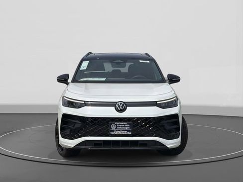 New 2026 Volkswagen Tiguan SE R-Line FWD image 2