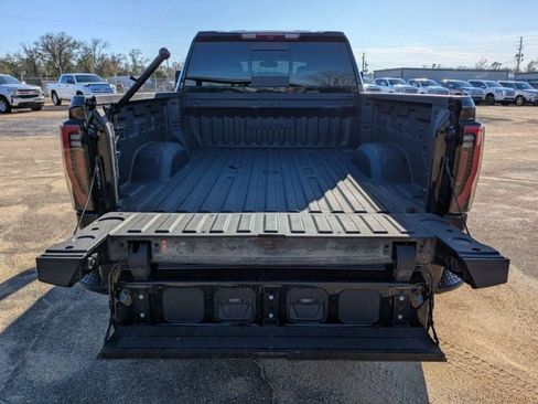 Used 2025 GMC Sierra 2500 AT4 image 13