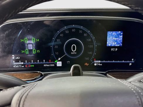 Used 2022 Cadillac Escalade ESV Sport Platinum RWD image 13
