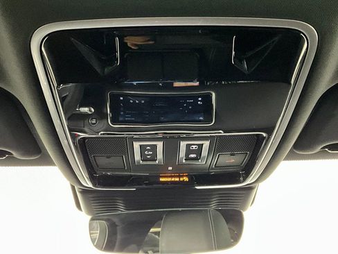 Certified 2023 Land Rover Range Rover Velar R-Dynamic S image 13