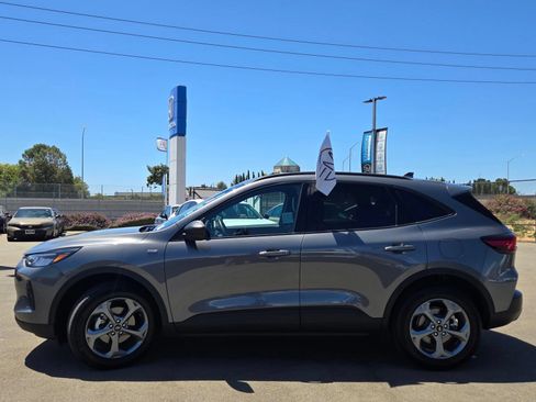 Used 2025 Ford Escape ST-Line AWD/4WD image 4