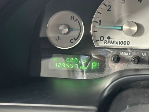 Used 2003 Ford Thunderbird Convertible 2D image 39