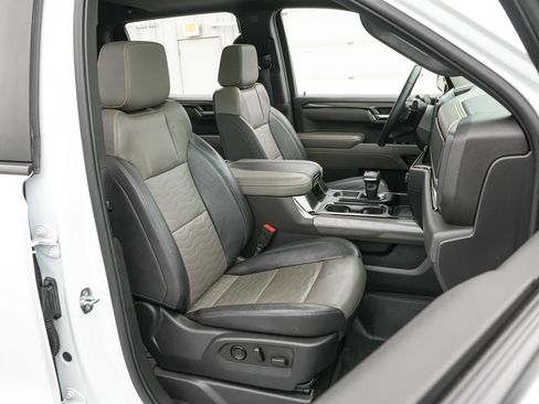 Used 2023 Chevrolet Silverado 1500 ZR2 w/ Technology Package image 27