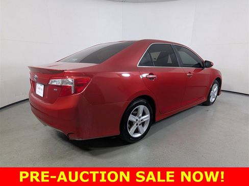 Used 2014 Toyota Camry L image 7
