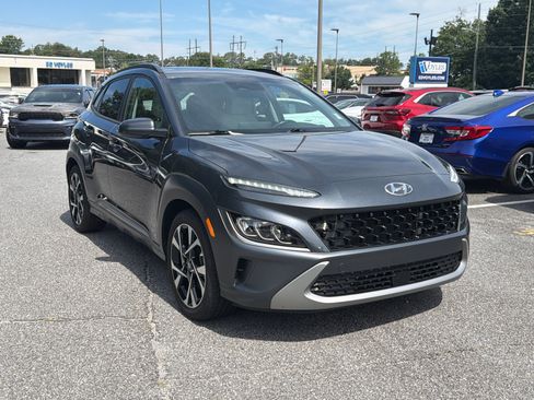 Certified 2022 Hyundai Kona Limited FWD image 5