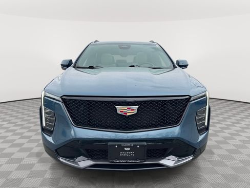 Used 2025 Cadillac XT4 Sport AWD/4WD image 2