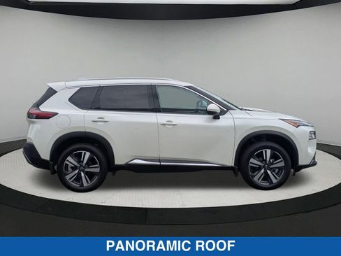 Used 2023 Nissan Rogue SL AWD/4WD image 2