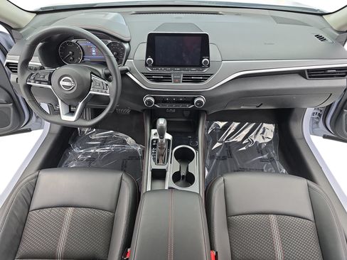 Certified 2025 Nissan Altima 2.5 SR FWD image 9