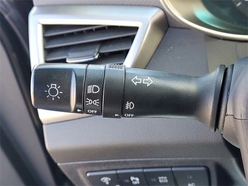 Used 2013 Hyundai Veloster w/ Tech Pkg image 18