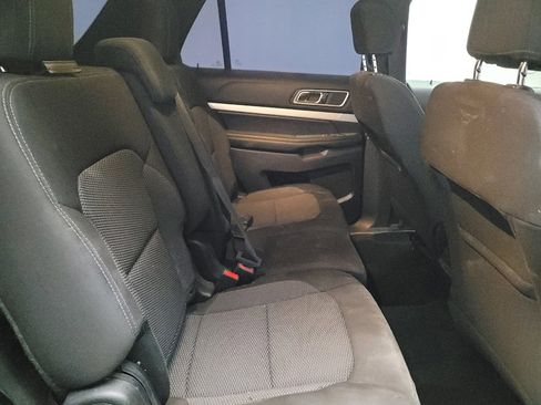 Used 2016 Ford Explorer XLT image 19