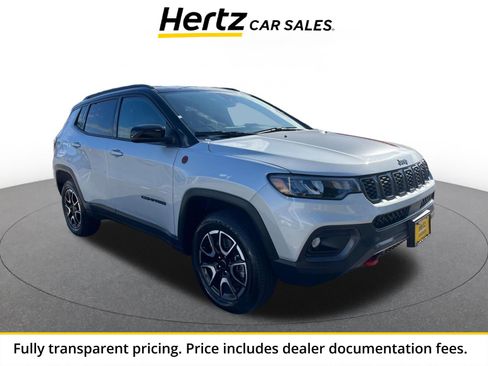 Used 2025 Jeep Compass Trailhawk AWD/4WD image 1