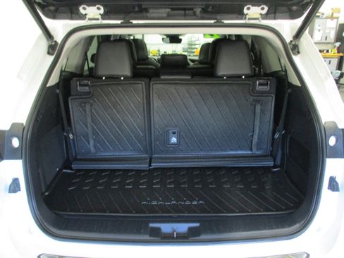 Used 2022 Toyota Highlander Limited image 18