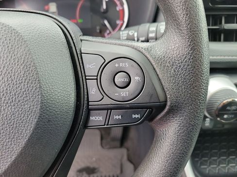 Used 2025 Toyota RAV4 XLE w/ Convenience Package image 22