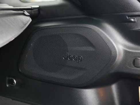 Used 2022 Jeep Cherokee Trailhawk w/ Sun, Sound & Nav Group image 17