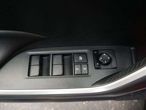 Certified 2019 Toyota RAV4 XLE w/ Convenience Package AWD/4WD image 16